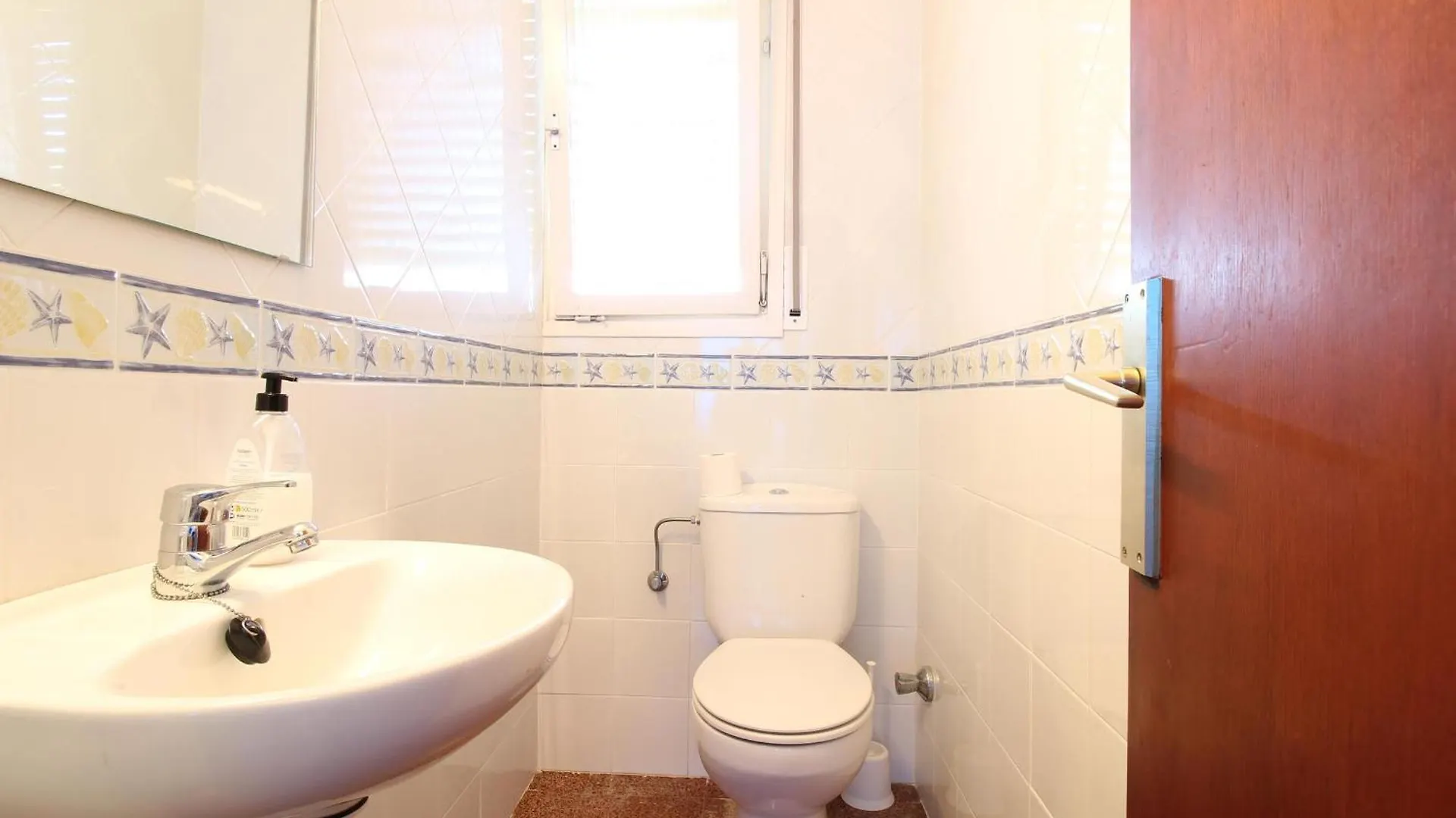 Casa Amplia Con Jardin A 100M De La Playa De La Farella, Cerca Del Puerto De Llanca - Es-228-168 Villa